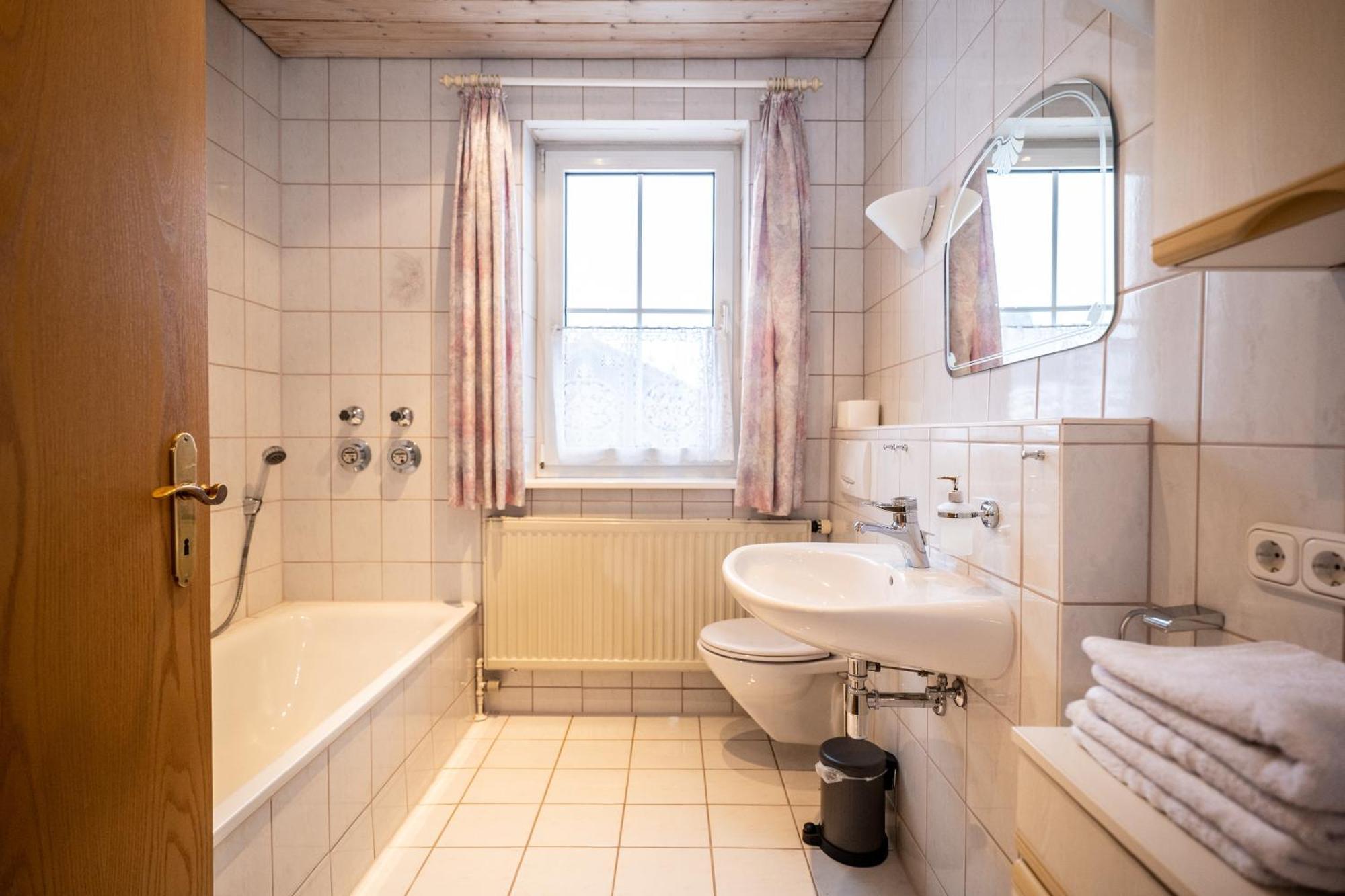Kuschelige Ferienwohnung Mit Balkon & Free Wifi Buchenberg  Экстерьер фото